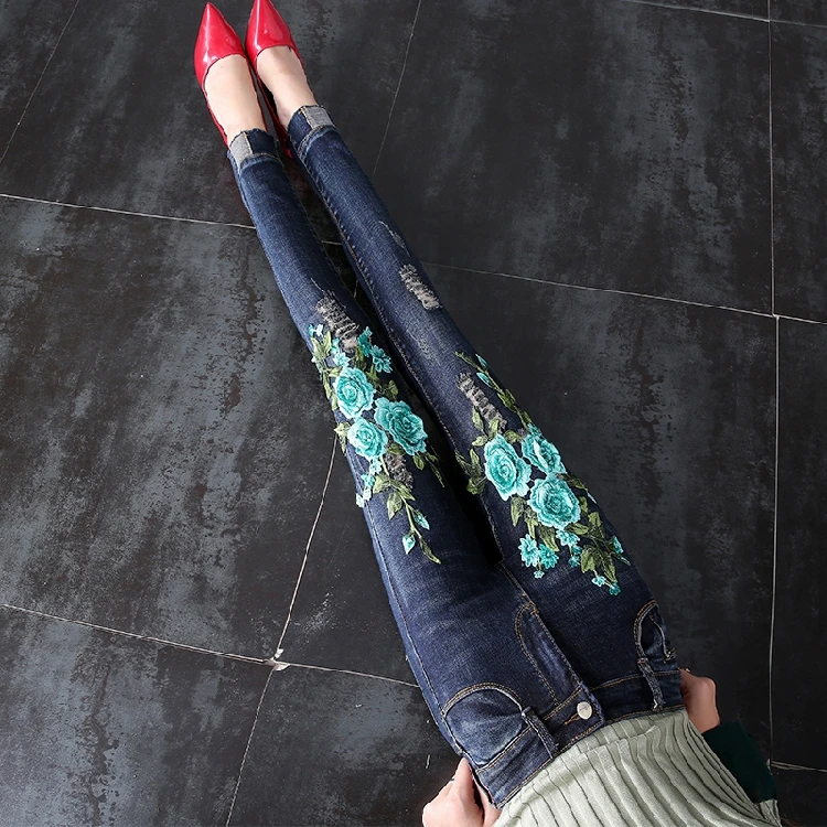 

Ins Fashion Green Flower Jeans Female New Korean Embroidered Cowboy Flowers Holes Pencil Pants Boyfriend Jeans for Women
