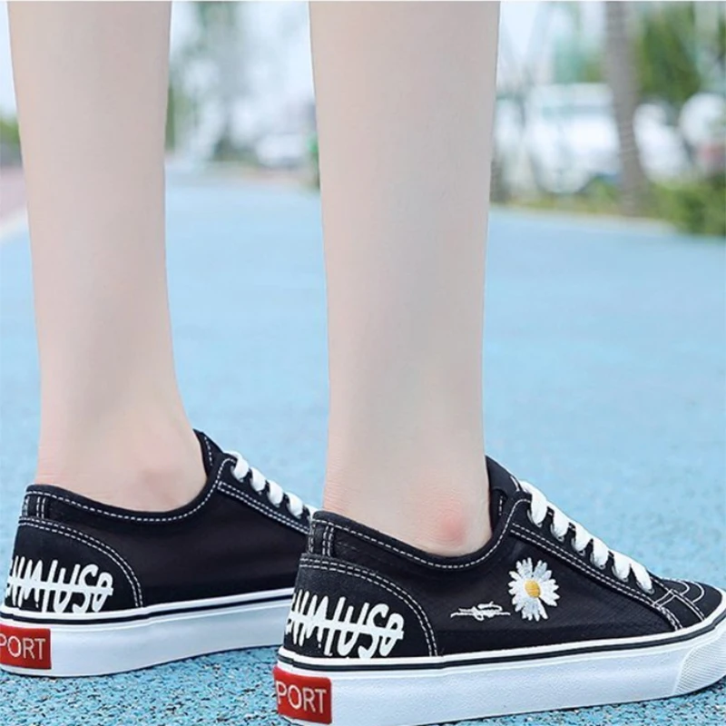 

2021 Mesh Women Sneakers Breathable Women Flat Shoes Lightweight Casual Shoes Ladies Lace-up Deportivas Mujer Women's Sports