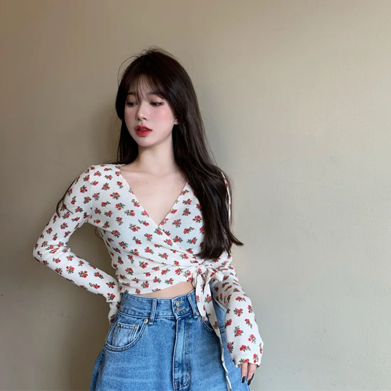 Женский винтажный укороченный топ с цветочным принтом и длинным рукавом