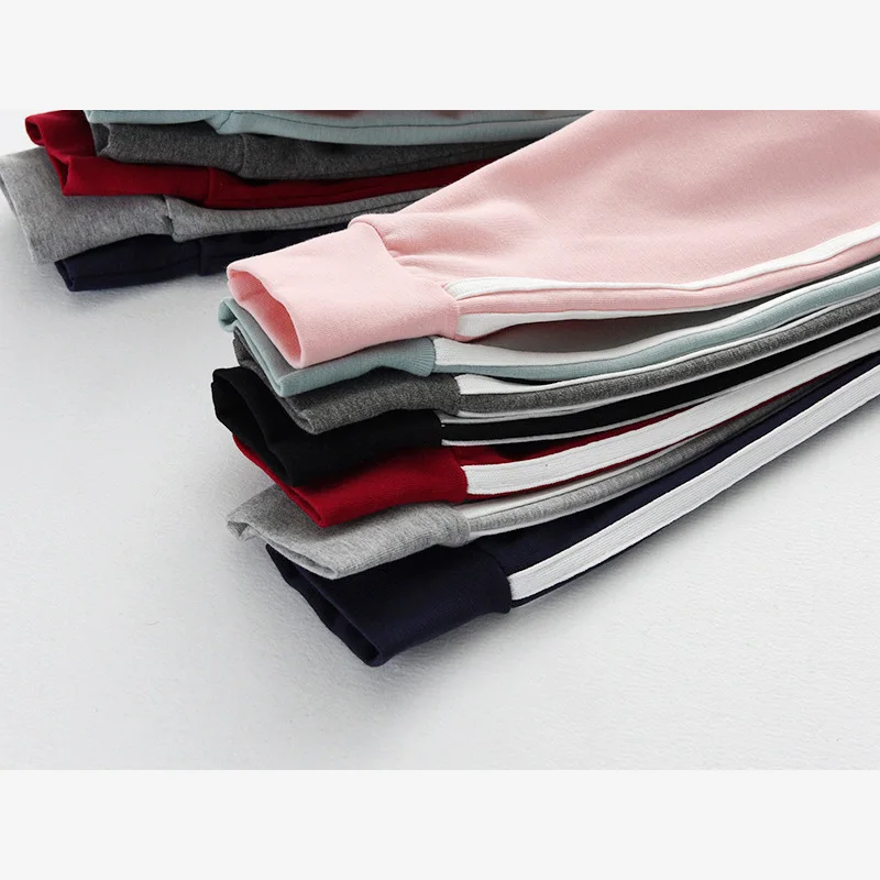 Модные спортивные штаны для мальчиков и девочек яркие леггинсы белые весенние в