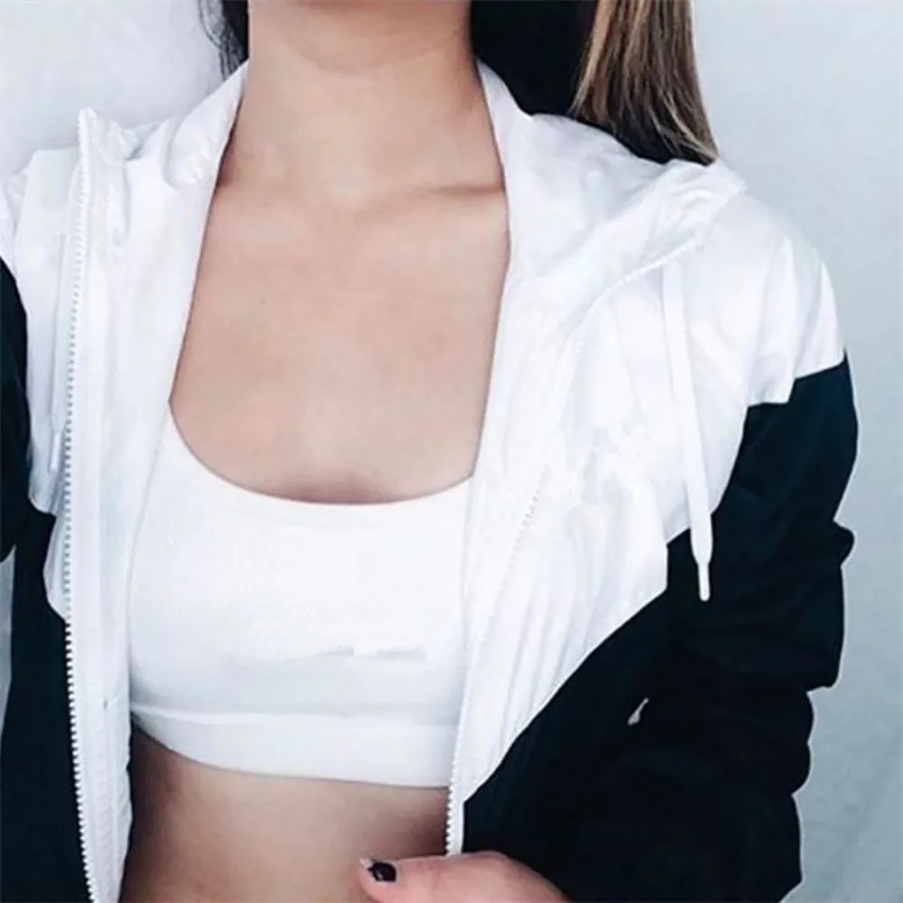 Куртка с капюшоном женская повседневная спортивная Лоскутная черная белая