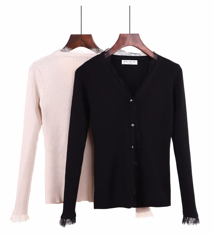 Кардиган женский вязаный черный с кружевной отделкой V-образным вырезом |