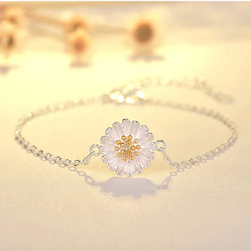 

Cute Sexy Woman Lucky Anklets Strawberry Crystal Opal Lucky For Women Moonstone Bead Gold Charms bangles star moonjewelry gifts