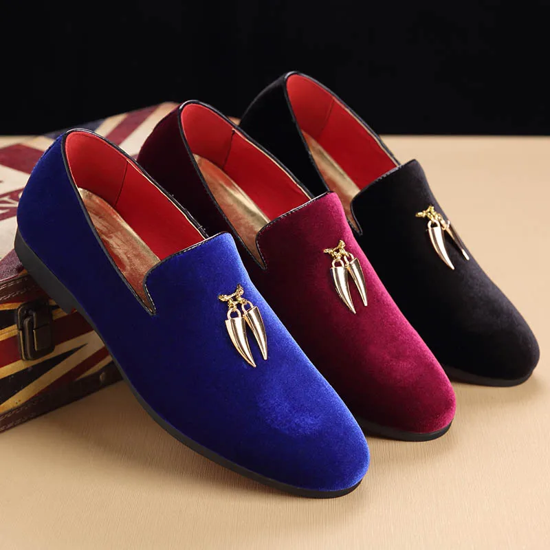 

2020 new Casual Flat Slip-on Dress Shoes Large Size Pointed Toe Solid Color Wedding Loafers dress shoes leather ZH100178