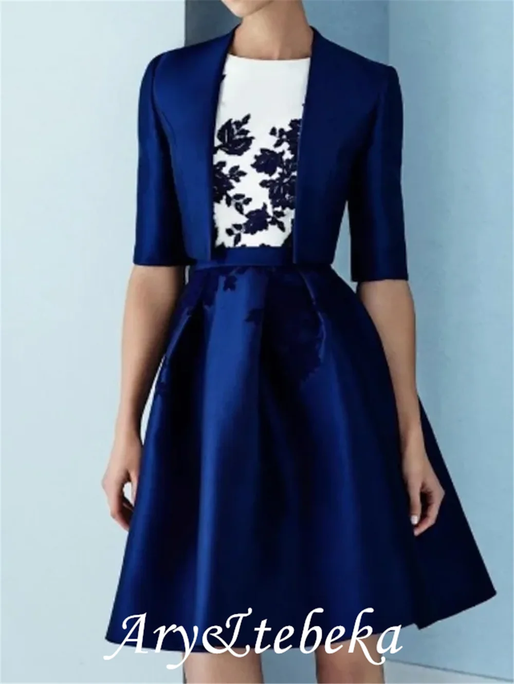 

Two Piece A-Line Mother of the Bride Dress Elegant Jewel Neck Knee Length Satin Half Sleeve with Pleats Appliques 2021
