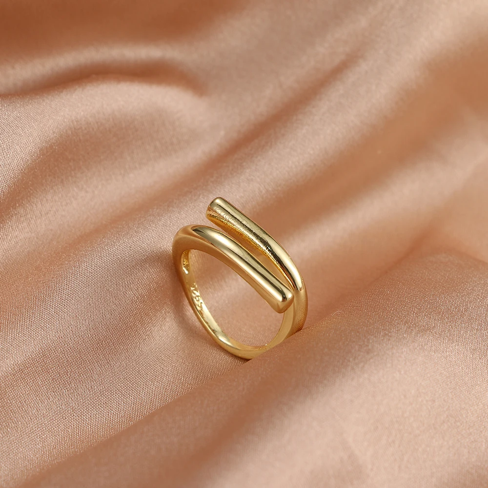 Женское металлическое кольцо в стиле панк-рок золотистое регулируемое с