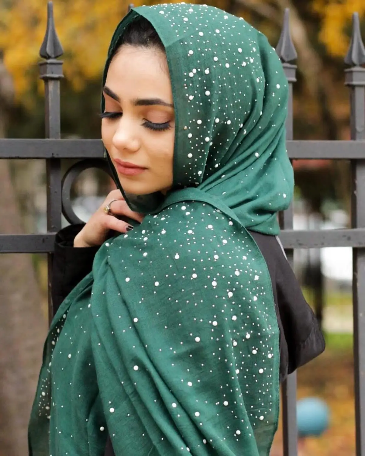 

Arab Women's Cotton Blend Scarf With diamond studs Pearls scarf plain hijab shawls Wraps solid color muslim hijab scarf 10pc/lot
