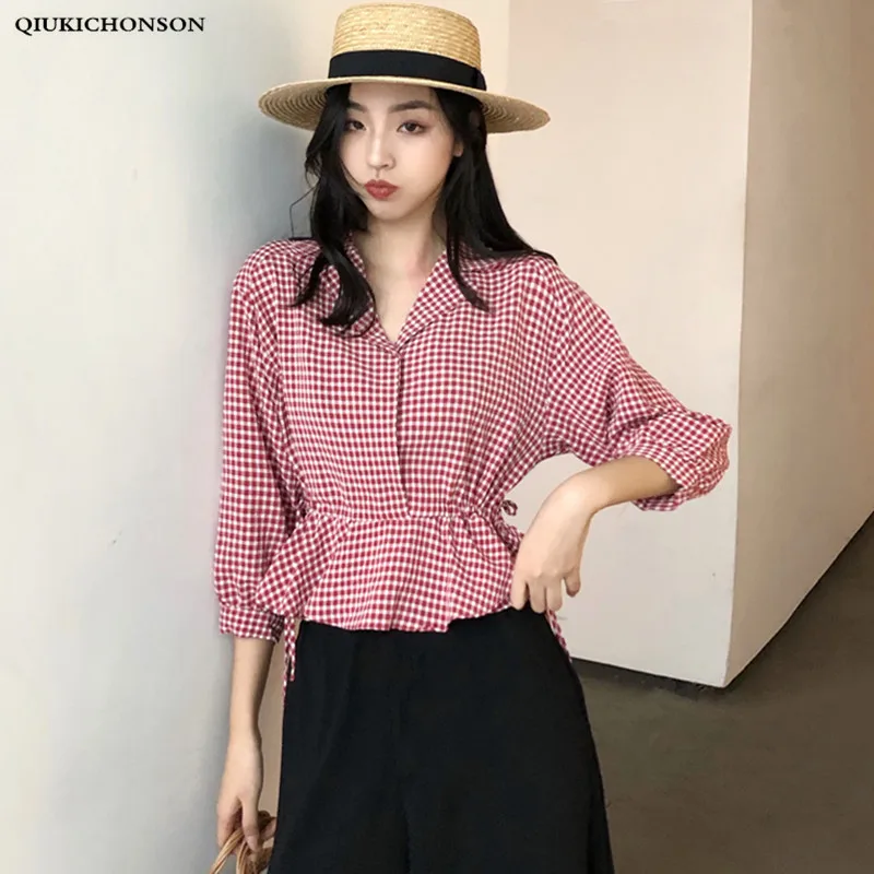 Женская винтажная блузка с оборками короткая клетчатая отложным воротником и