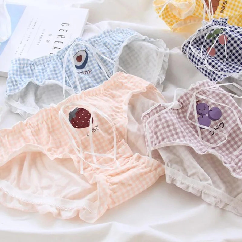 Розовые женские трусы одноцветные кружевные с низкой посадкой один размер