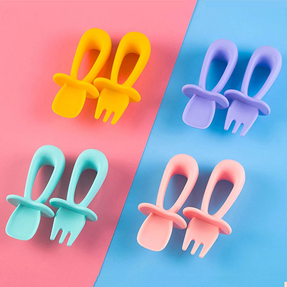 

2 шт./компл. Детские Портативный обучение короткая ручка Силиконовая столовая ложка, вилка, набор для обучения ребенка есть защита от ударов ...