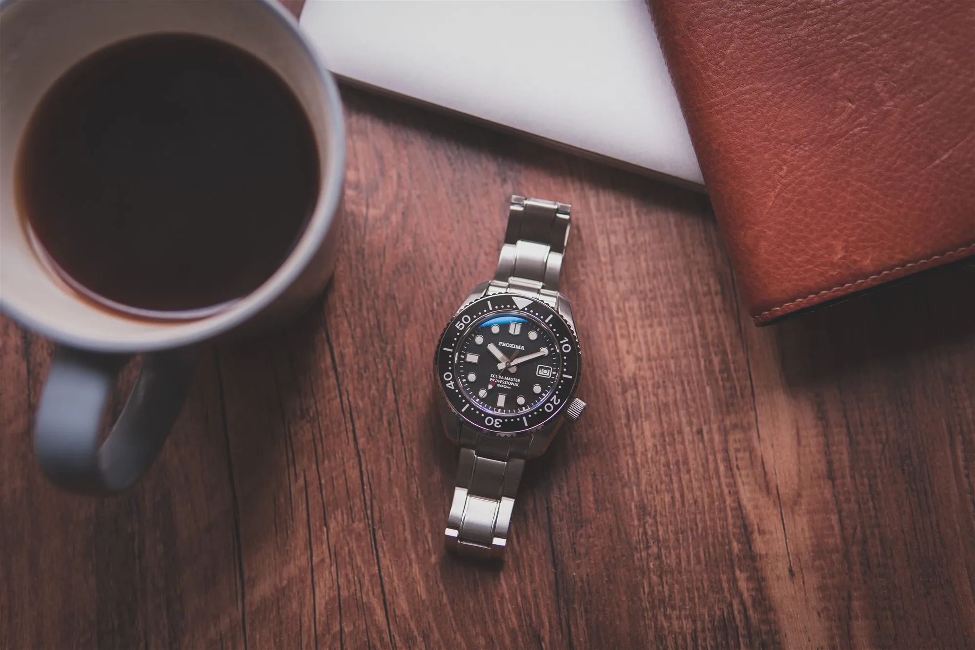 Часы PROXIMA 44 мм с черным циферблатом и керамическим вращающимся ободком