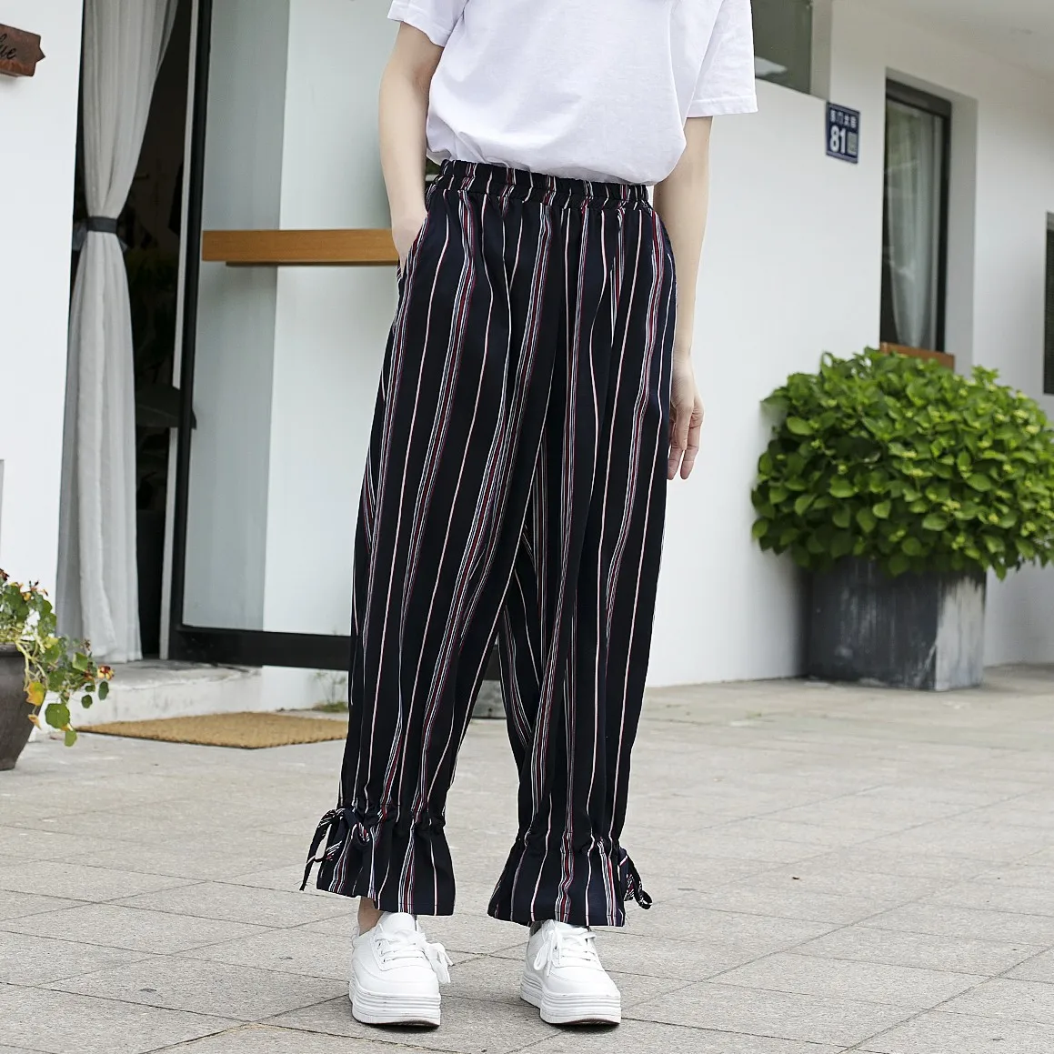 Брюки женские с широкими штанинами летние свободные штаны в Вертикальную