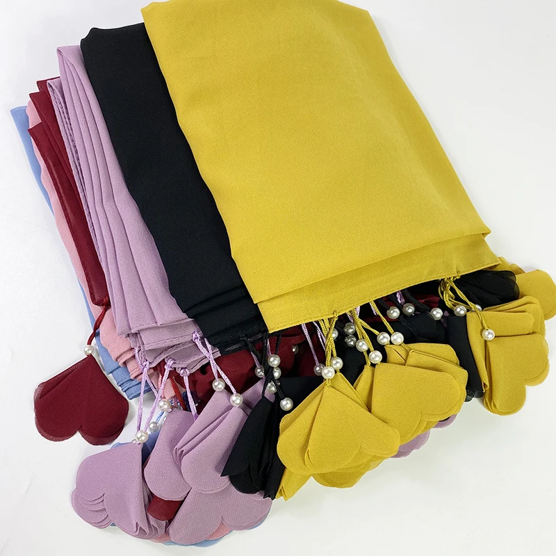 

2022 Designer Solid Color Bubble Chiffon Hijab Scarf Women Long Soft Wrap Shawl Scarves Femme Muslim Hijabs Heart Tassel Scarf