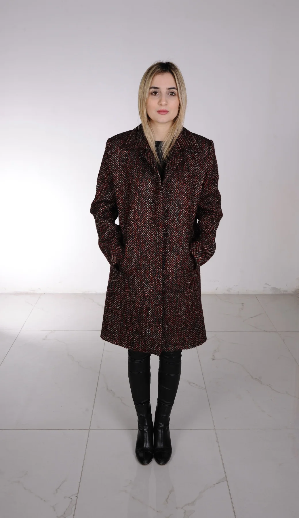 

Бордовое Женское пальто из итальянского кашемира с рисунком KUMAS