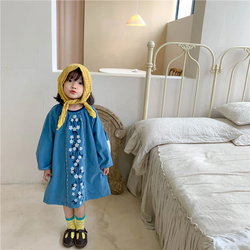 

Girls cute floral embroidery long sleeve dresses spring autumn fashion princess dress children loose casual dress