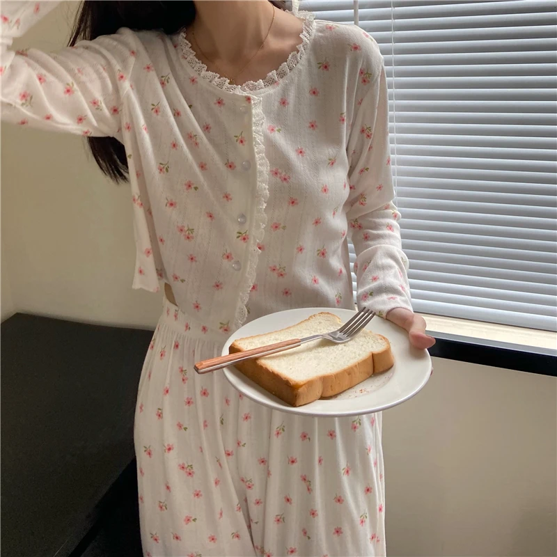 

Осенний женский жаккардовый цветочный дизайнерский комплект из двух предметов, однобортная рубашка с круглым вырезом и брюки, милый домашн...