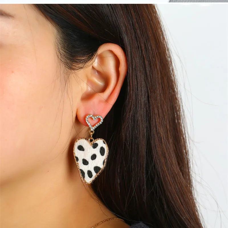 Новые серьги Kymyad 2019 золотого цвета длинные с кристаллами в форме сердца