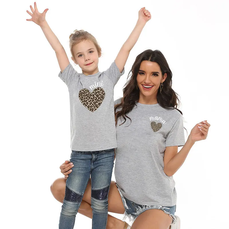 

Family T-Shirts Mother Daughter Matching Outfits Mama Mini Love T Shirts Mommy And Me Clothes Mom Kids Baby Girls Clothing Sets