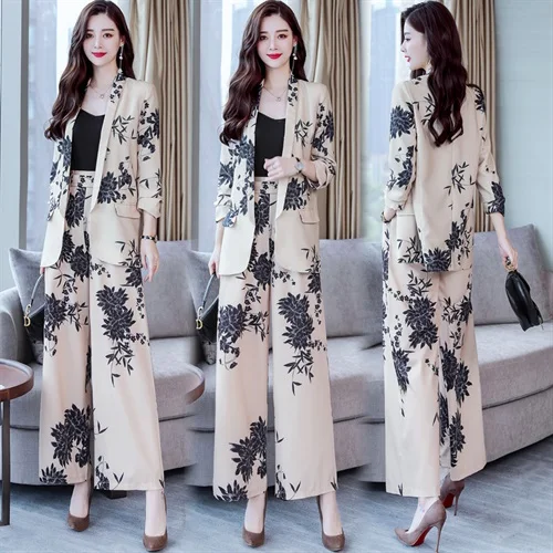 Женский офисный костюм из двух предметов кофта с цветочным принтом и брюки