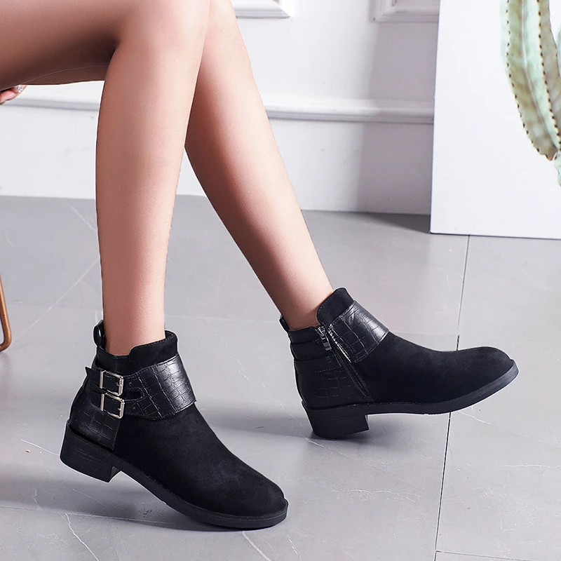 

2021 Autumn New Women's Leopard Print Round Toe Short Tube Martin Boots Thick Heel Low Heel Belt Buckle Women's Short Boots
