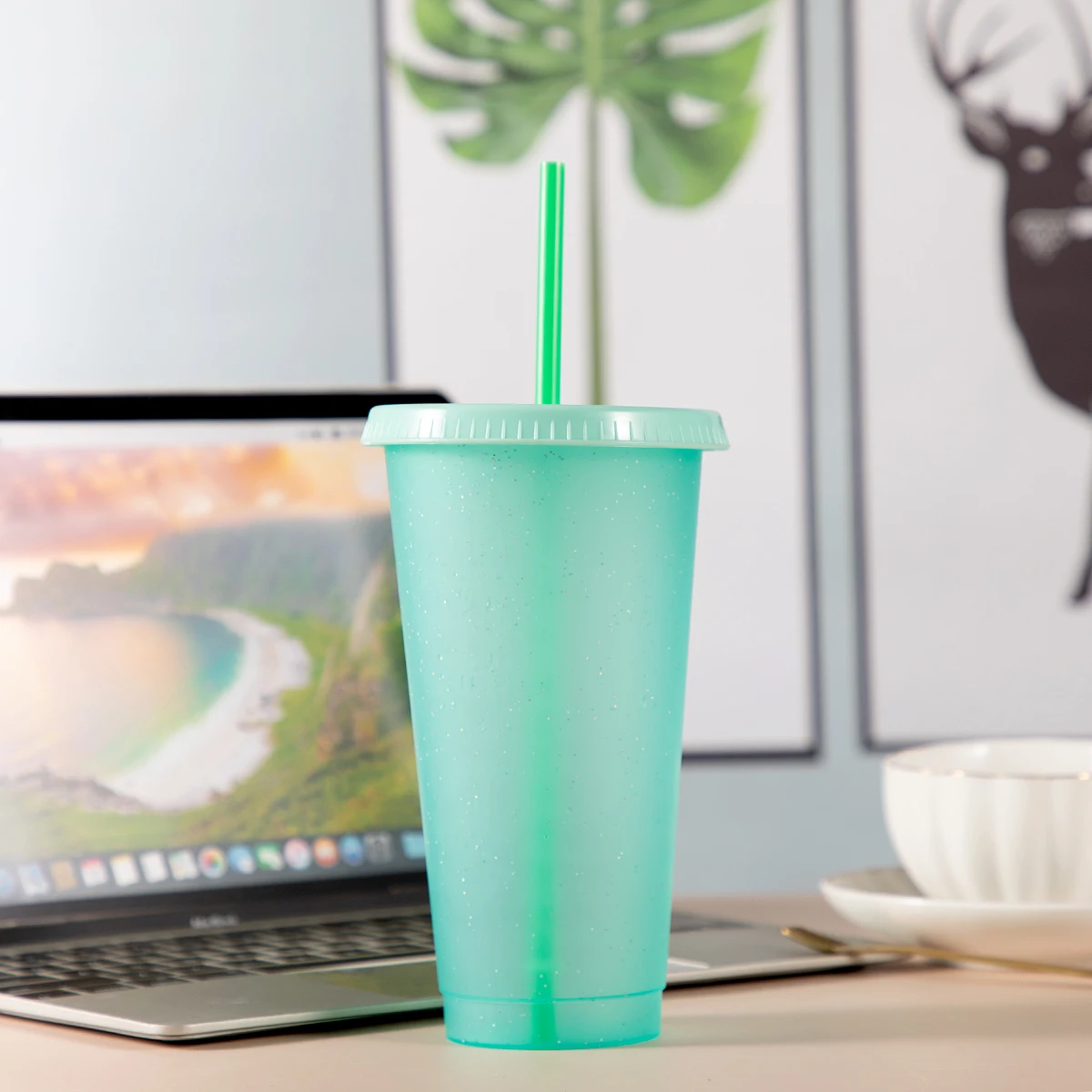 

710ml Reusable Powder Shiny Glitter Plastic Cup With Lid Drinking Straw Suitable For Cold Coffee Support Dropshipping Wholesale