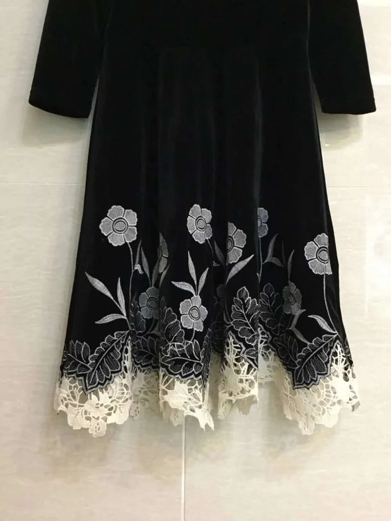 

High Quality New Runway Dress 2020 Autumn Winter Vestidos Women V-Neck Hollow Out Lace Embroidery Patchwork Vintage Velvet Dress