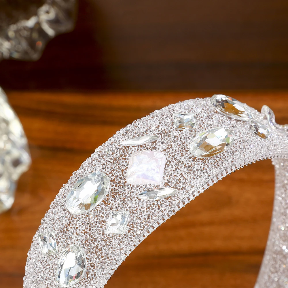 

Levao Plastic Wide-brimmed Pearl Headband Crystal Toothed Non-slip Headband Transparent Luxury Ladies Headband Hair Accessories