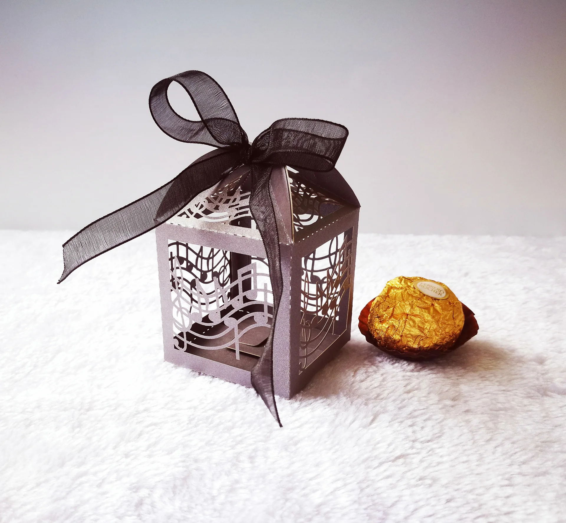 50 шт. полый резной музыкальные коробки для конфет Подарочная коробка детского