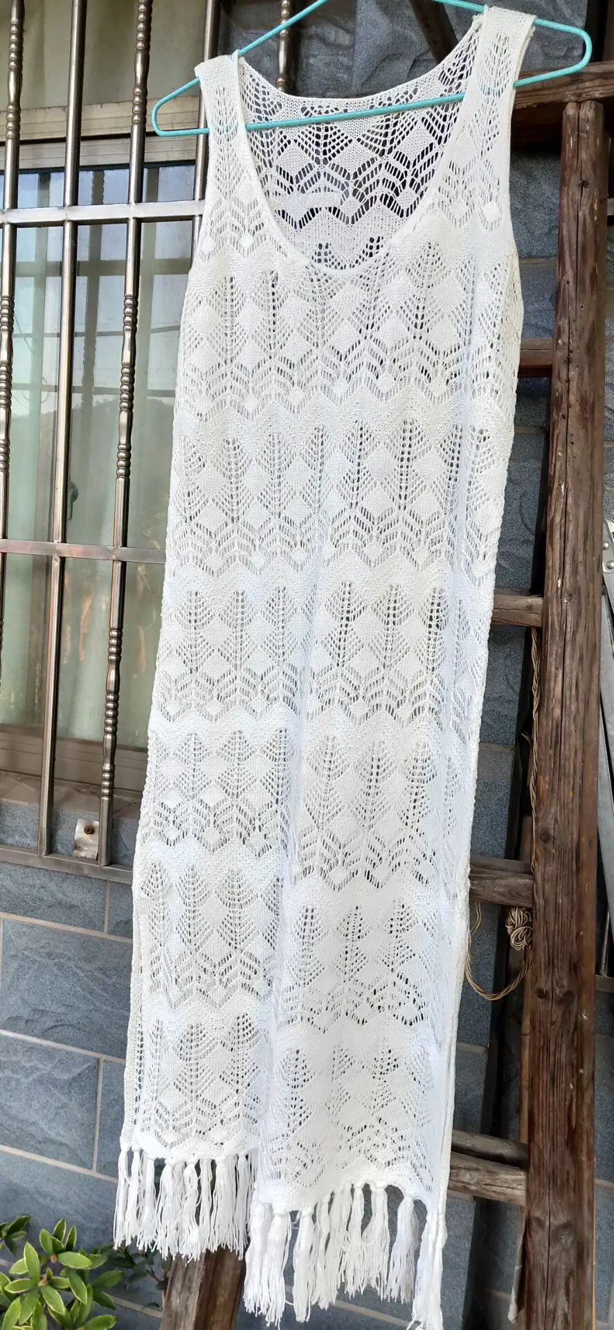 

2020 Crochet Knitted Beach Bikini Cover up Dress Sexy Low Cut Hollow Out Pareo Bathing Suit Swimwear Robe Plage Sleeveless Top