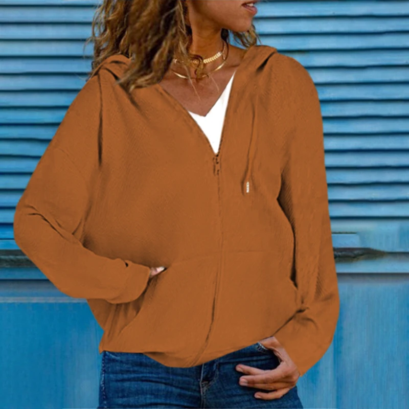 Женский свободный кардиган на молнии осенний с капюшоном и карманами модный