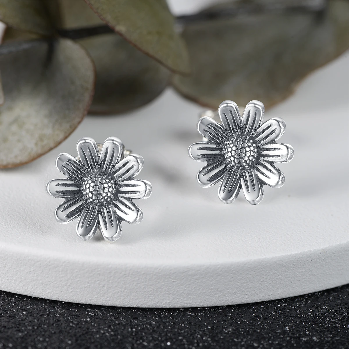

Daisy Flower Statement Stud Earrings Sterling Silver Earring For Women Charm Jewelry серьги 2021 тренд