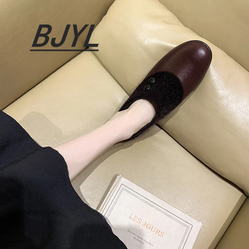 

2021 Autumn and Winter New Women's Shoes Round Solid Color Warm Middle-aged Mother Shoes Fashion Large Size Shoes Women