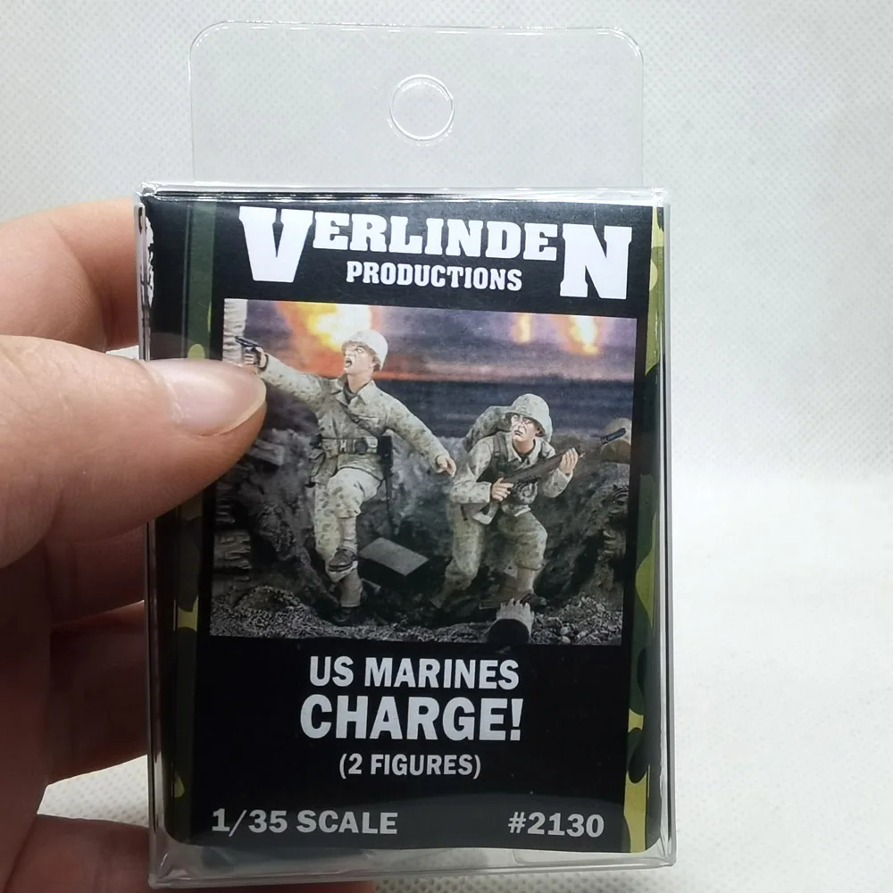 

1/35 USMC Marines attacking in Pacific WWII "Charge" (2 Figures/Set) VERLINDEN #2130 Resin Kits Unassembled Uncolored