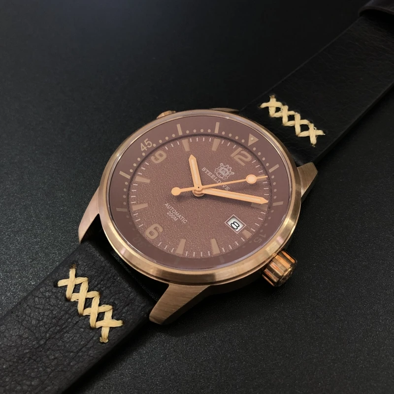 

SD1949 Steeldive NH35A двигаться Для мужчин t Для мужчин Винтаж бронза часы автоматические часы для дайвинга 200 м Водонепроницаемость Ретро Античная Б...