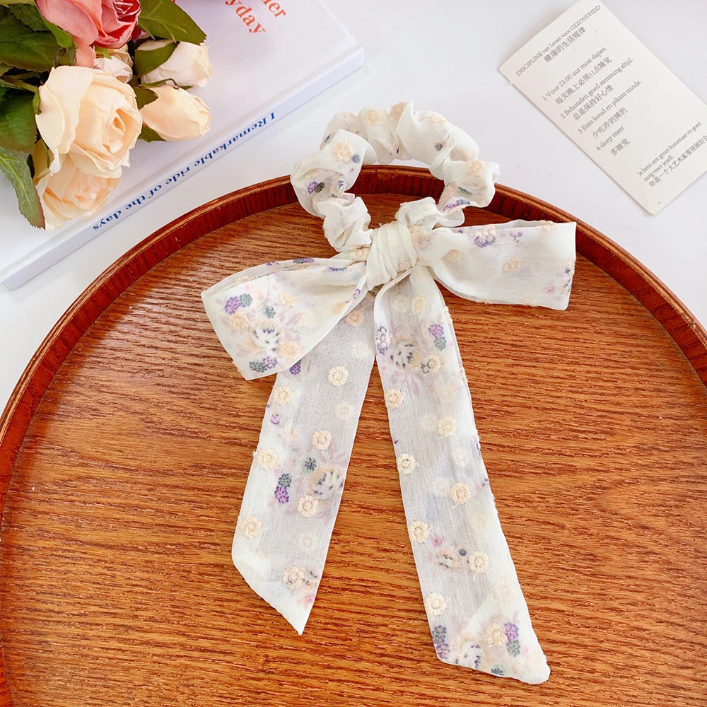 Резинка для волос женская с цветами и клубничками эластичная заколка хвоста