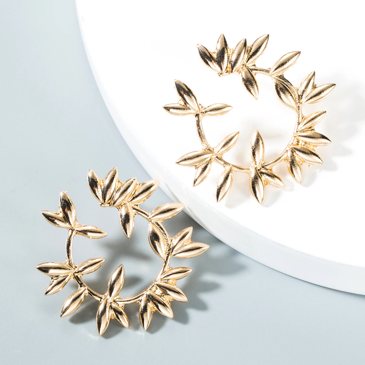 Женские серьги-кольца с большим цветком свадебные подарки ювелирные изделия