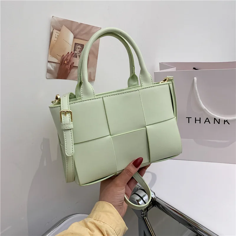 

Korean version of the net red plaid woven portable simple female bag 2021 new temperament fashion one-shoulder trend western-sty