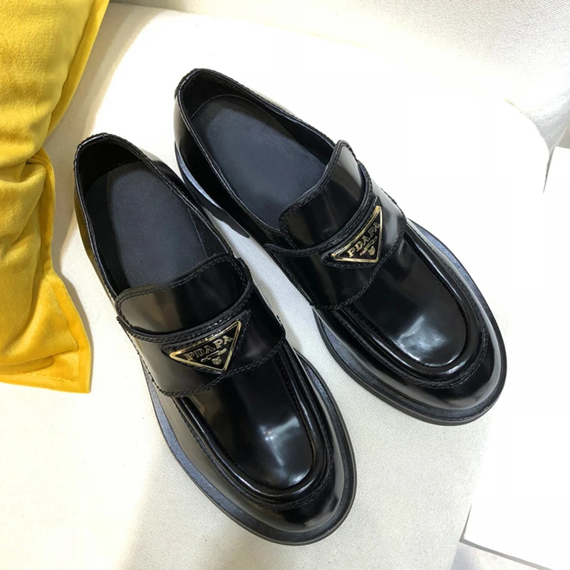 Повседневная обувь на плоской платформе черные туфли из натуральной кожи