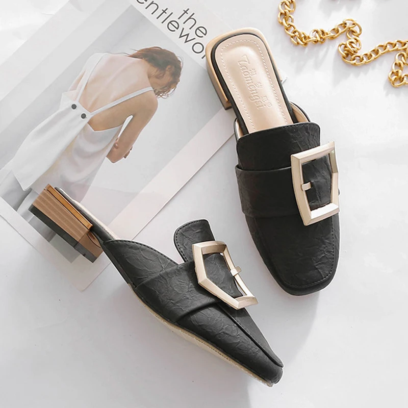 Мюли женские с металлической пряжкой кожаные шлепанцы низкий толстый каблук