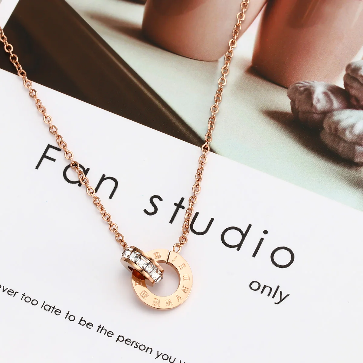 Новые модные короткие ожерелья ювелирные изделия женские стразы с круглым