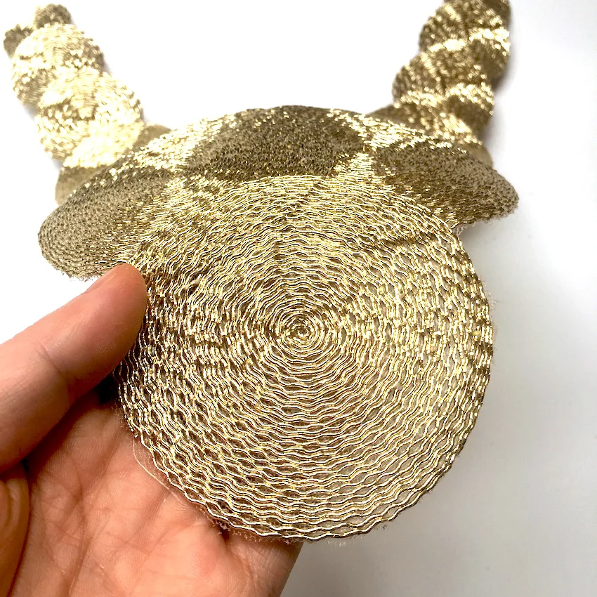 1 предмет Модный комплект золотого цвета с кружевным воротником пошив на золотые