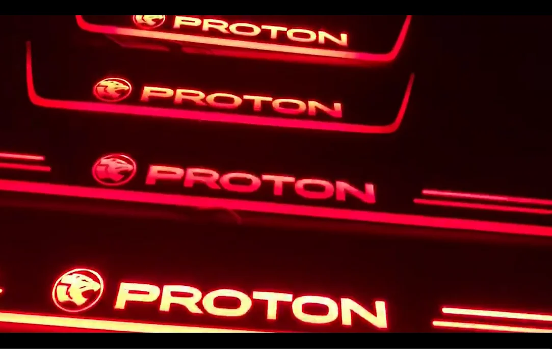 

Osmrk led moving door scuff for proton dynamic door sill plate flat lining overlay flow/still light, 4pcs