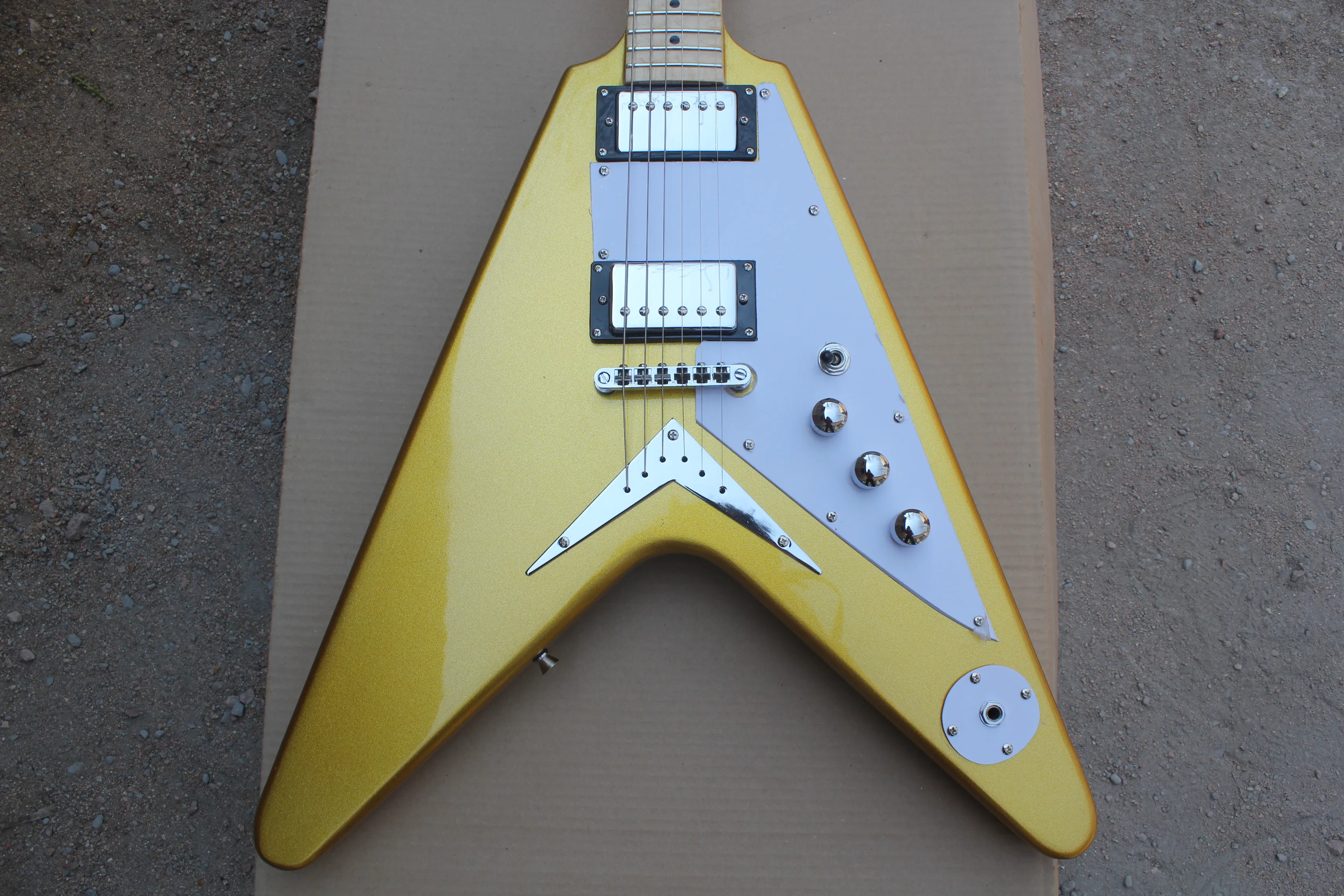 

Электрическая гитара под заказ Pesall, V-образная гитара, Золотой корпус из красного дерева, искусственная Кленовая древесина, фингерборд