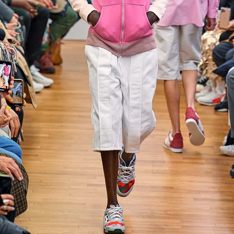 

Капри мужские свободные в европейском и американском стиле, модные тонкие повседневные городские Молодежные Пляжные штаны в стиле панк для...