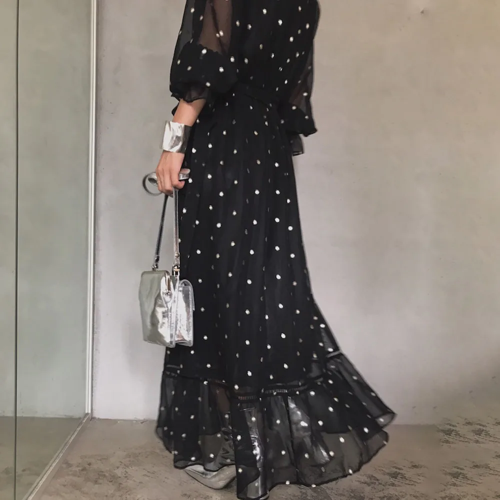 Женское винтажное длинное платье элегантное черное с оборками и воротником