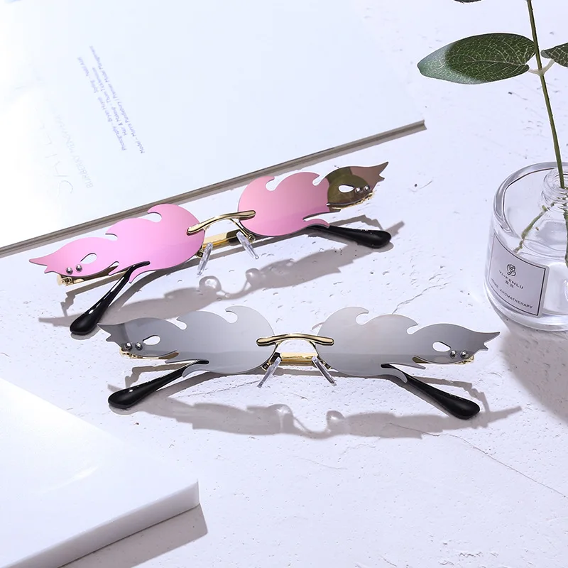 Стильные Солнцезащитные очки для женщин и мужчин без оправы в форме пламени