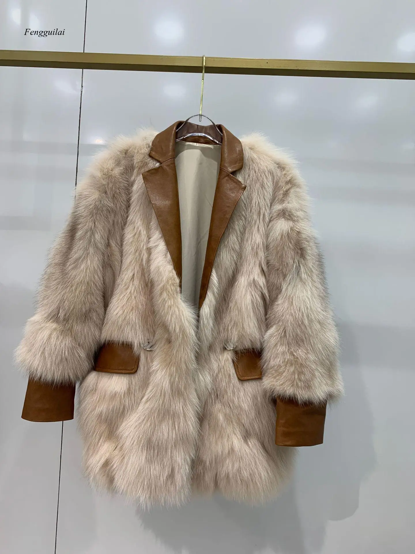 Pu Leather Stitching Fake Fur Loose 2020 Winter New Queen Style Coat for Women enlarge