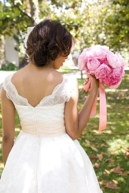 

2021 A-Line short Wedding Dresses Cap Sleeve Lace Backless Vintage Designer Tea Length Wedding Gowns Bridal Dresses