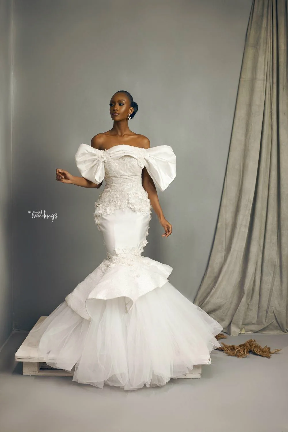 

African Plus Size Mermaid Wedding Dresses Sexy Off Shoulder 3D Flower Applique Bride Dresses Tiered Ruffles Sweep Train Bridal