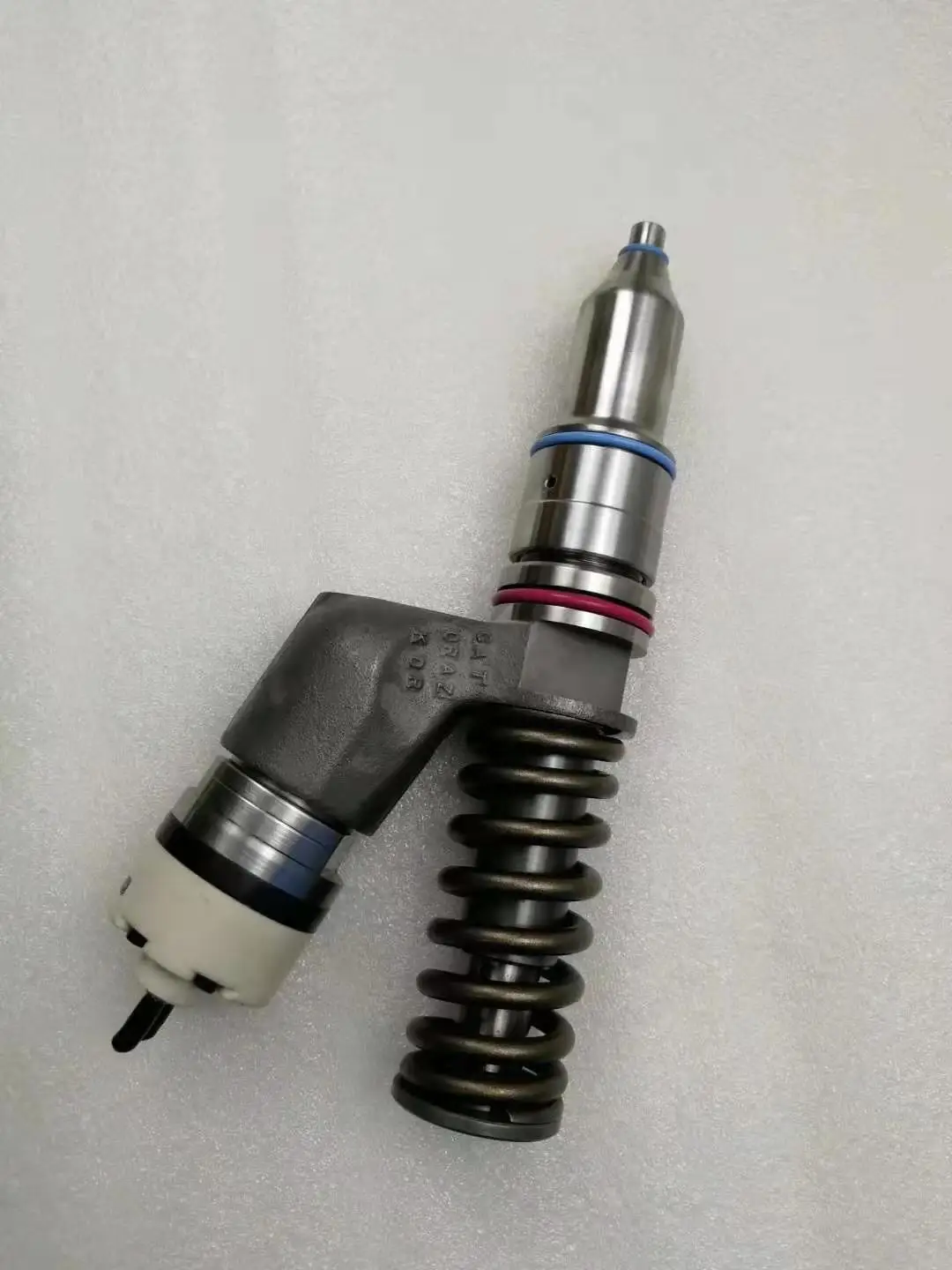 

Детали двигателя, топливный инжектор 0 445 110 465